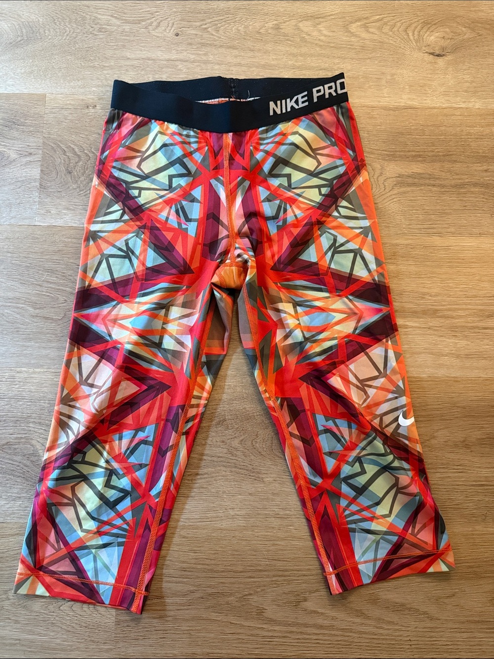 Nike Pro DRI-FIT Multicolor Geometric Compression Capris women’s extra large